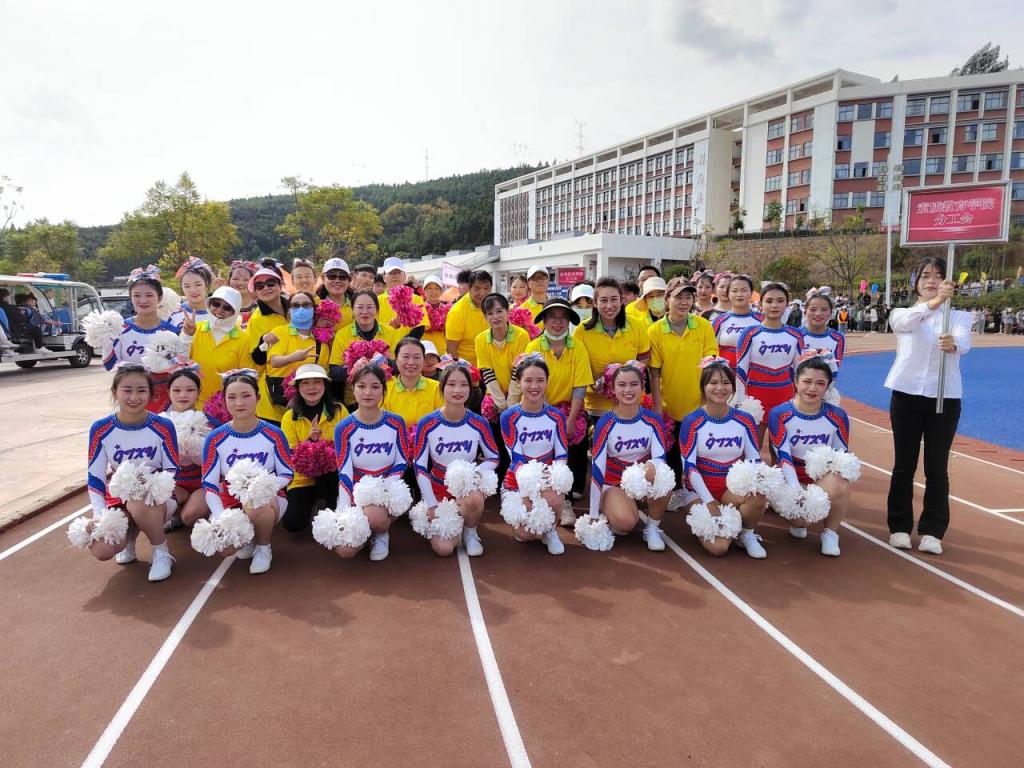 5.“五育并举”育人团队.png