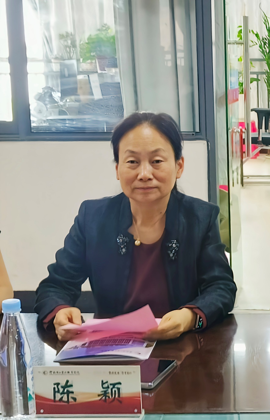 会上,陈颖校长对来访一行表示热烈的欢迎,并就学校整体情况进行介绍.